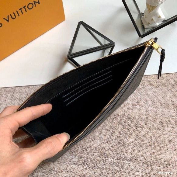 MM POCHETTE VUITTON MÉLANIE LOUIS 0805